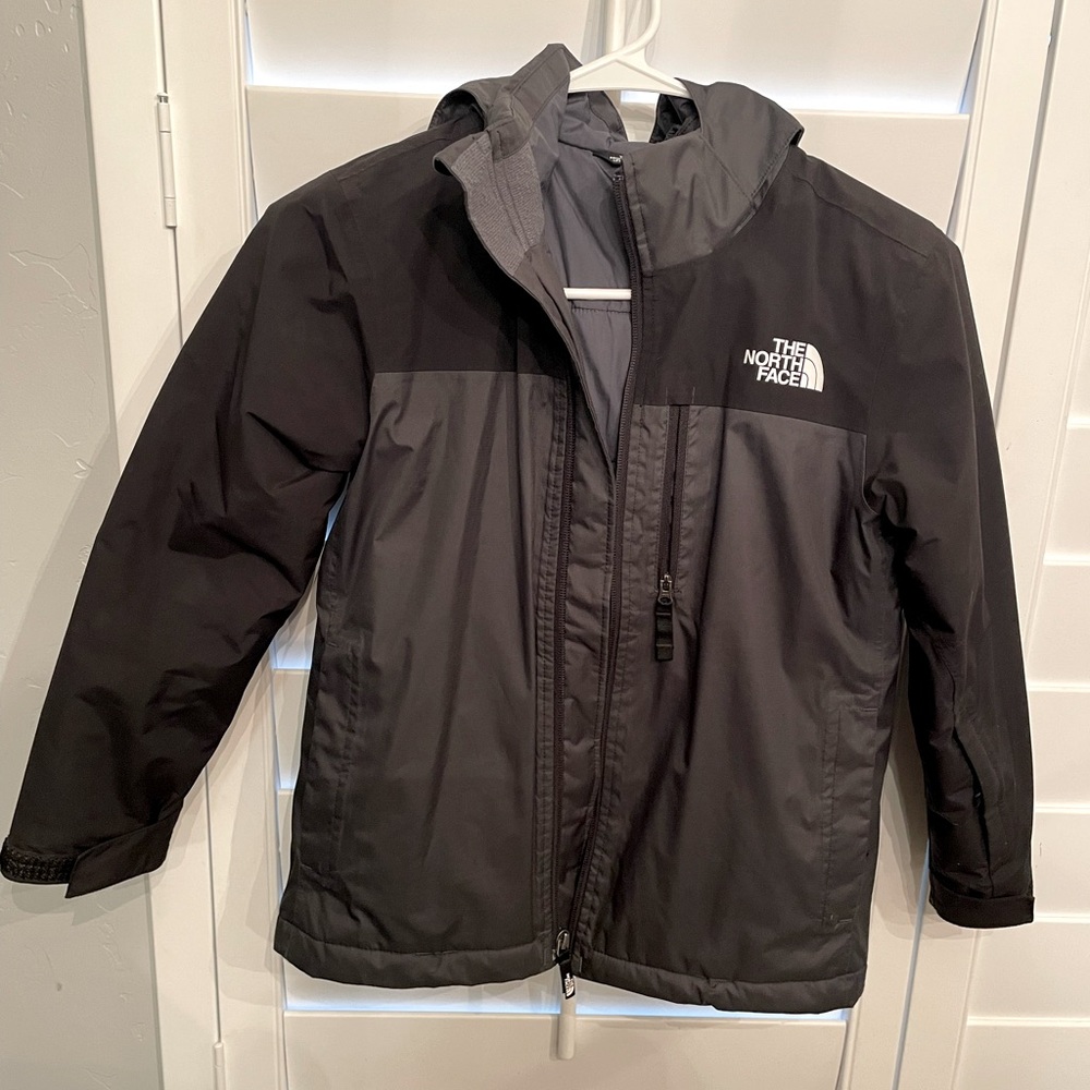 Boys Youth 7/8  North Face Jacket